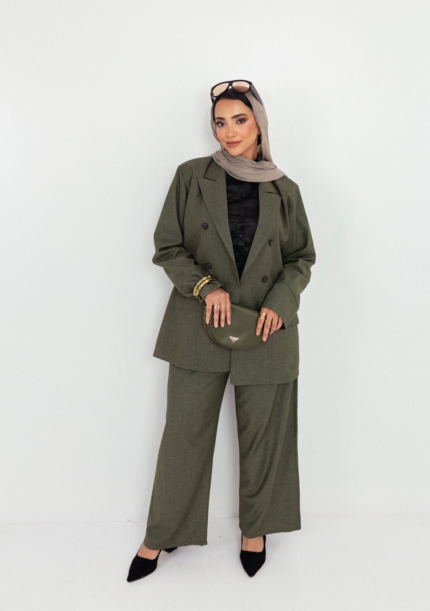 🌿 Olivia – Olive Green