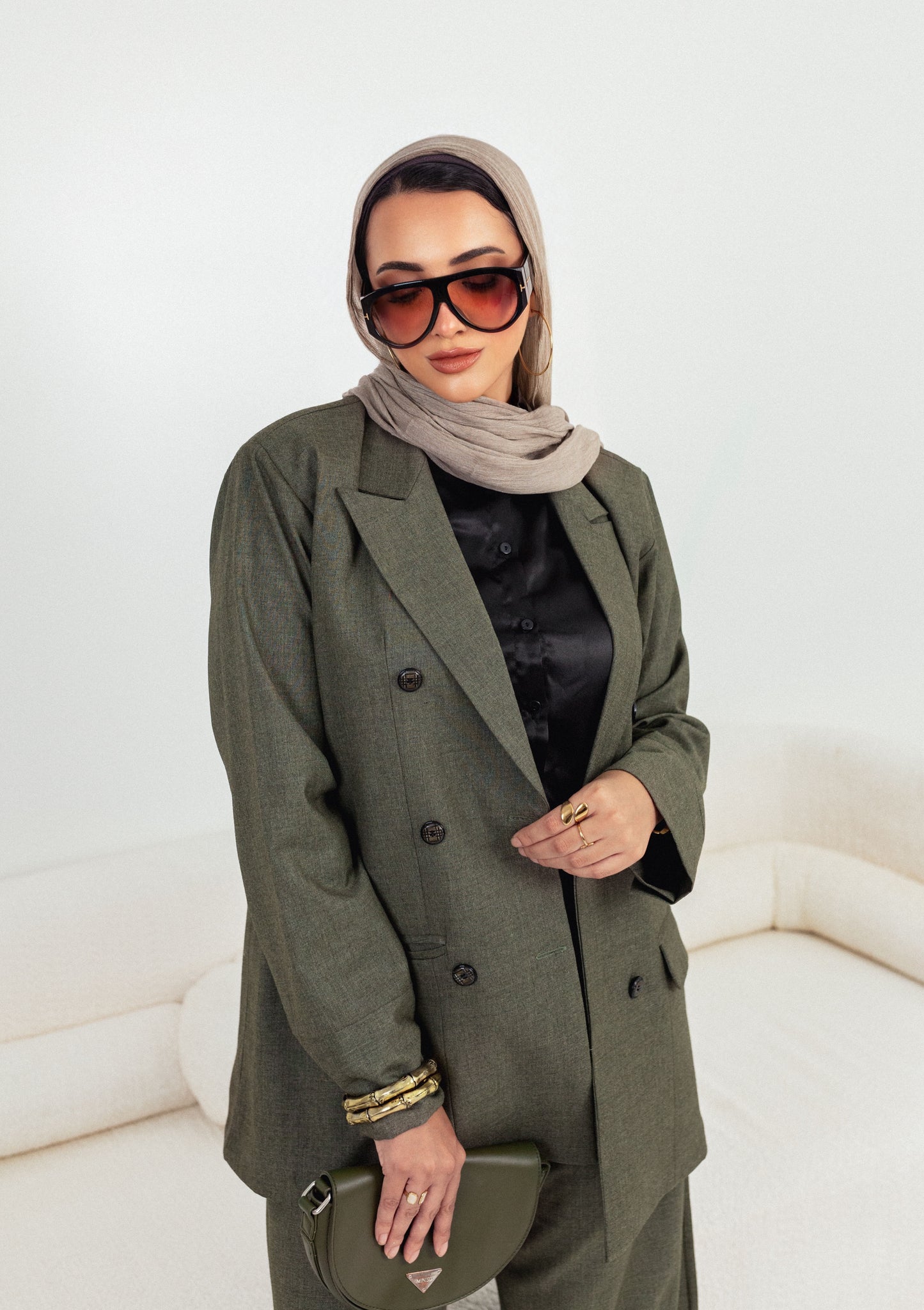 🌿 Olivia – Olive Green