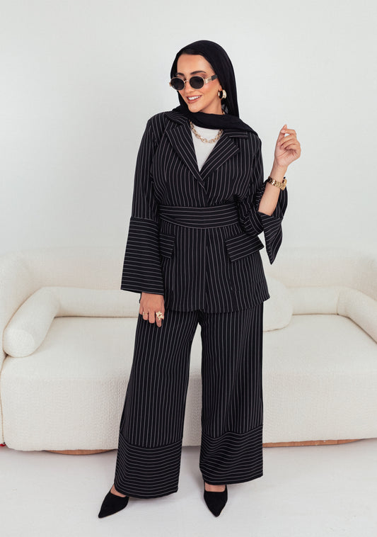 ⚫ Starlit – Black × White Stripes