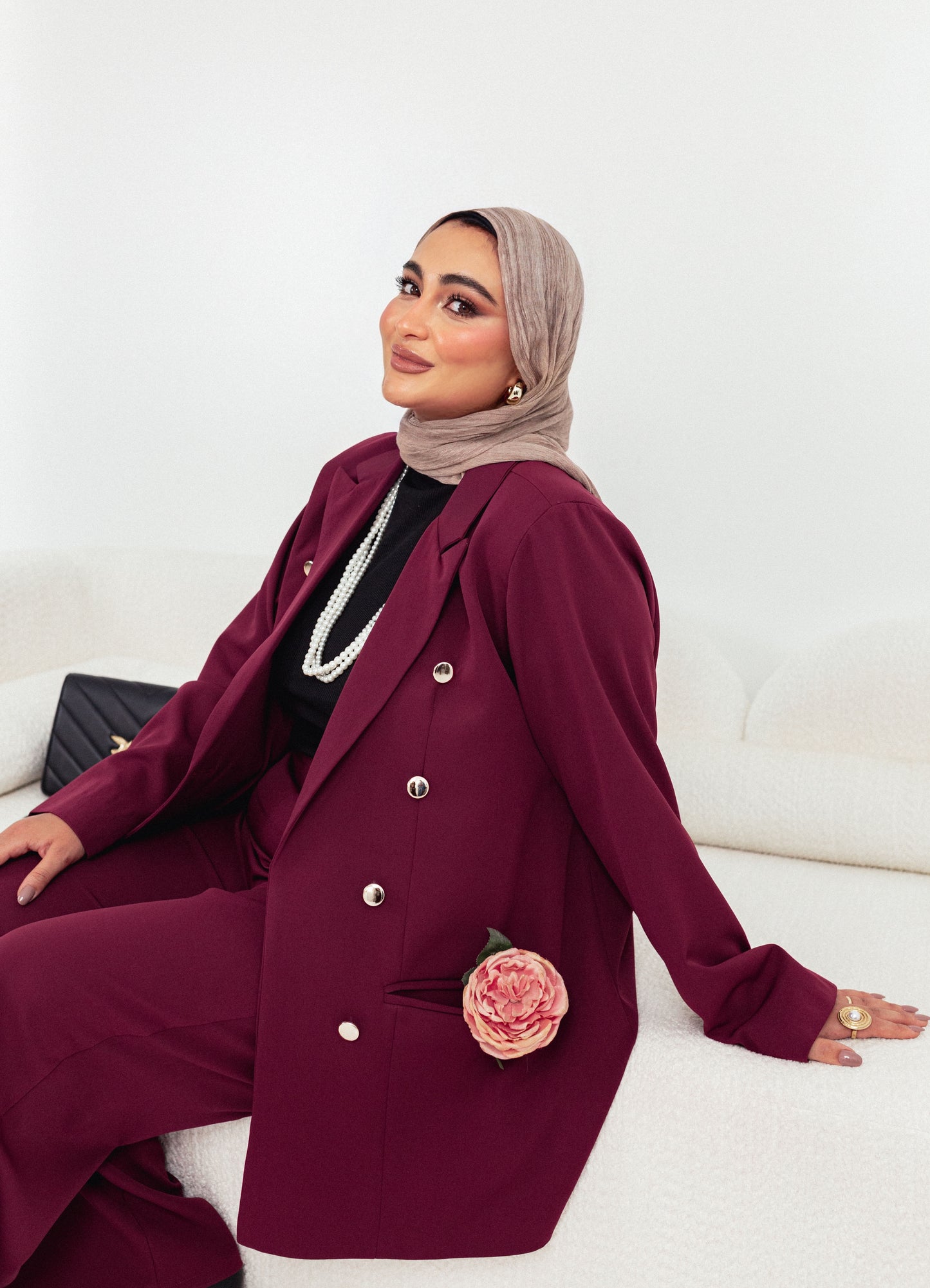 🍷 Ruby – Burgundy