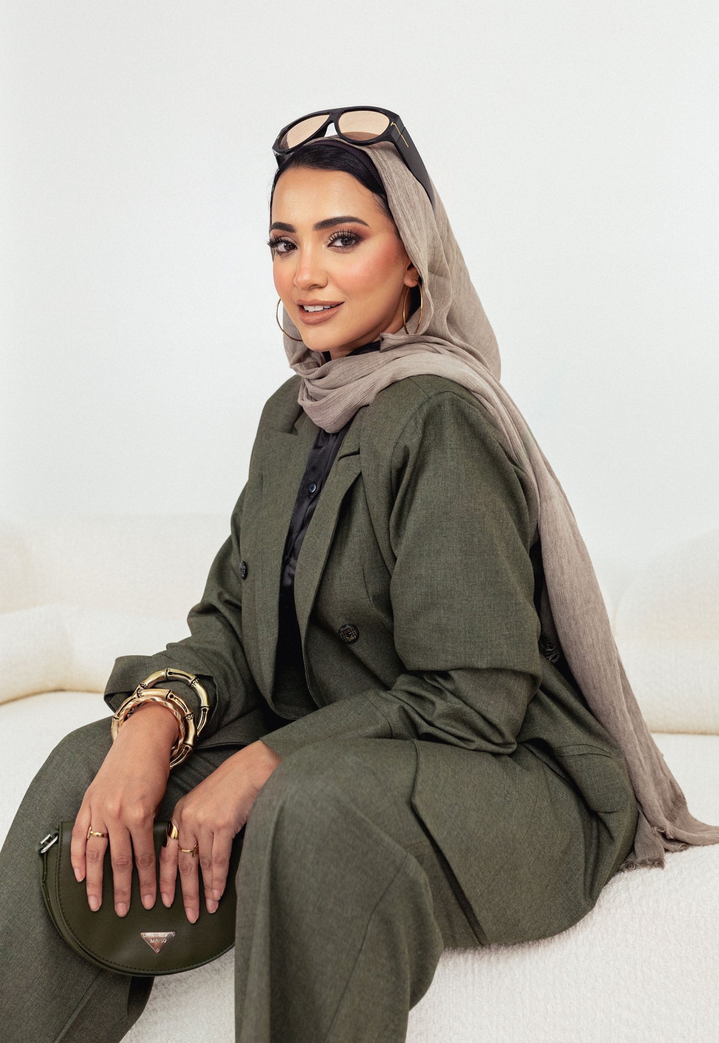 🌿 Olivia – Olive Green