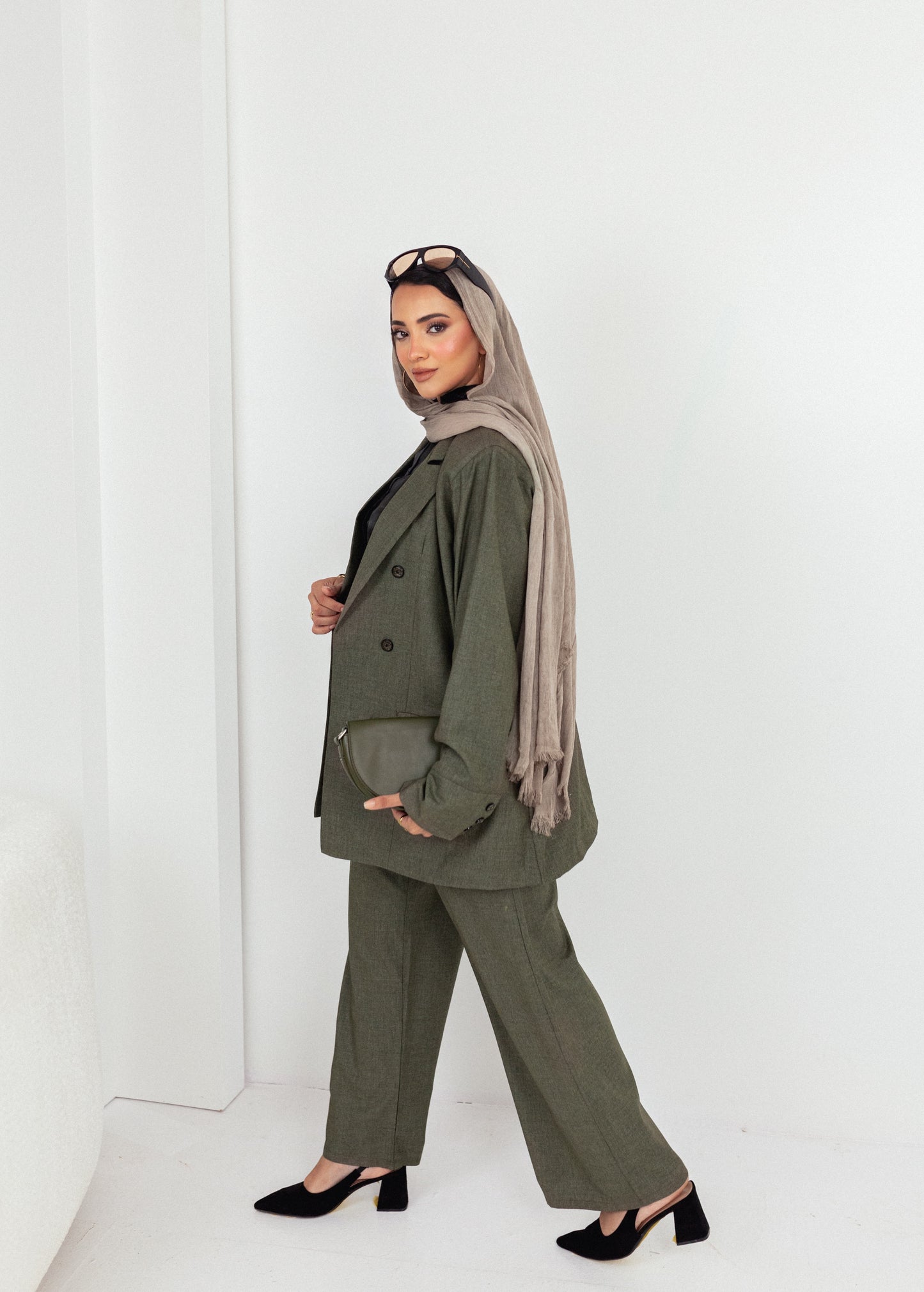 🌿 Olivia – Olive Green