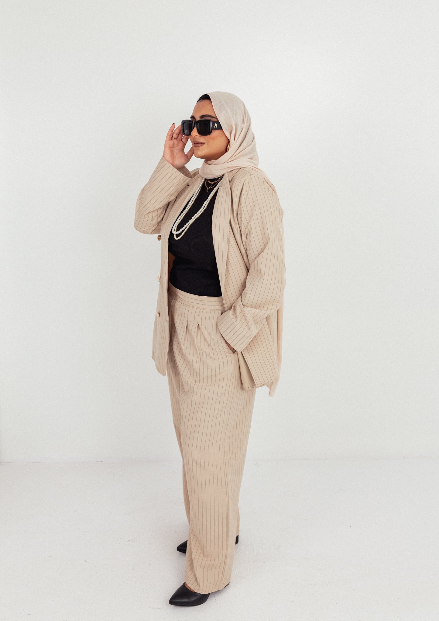 🤍+🖤Sandray – Beige × Black Stripes