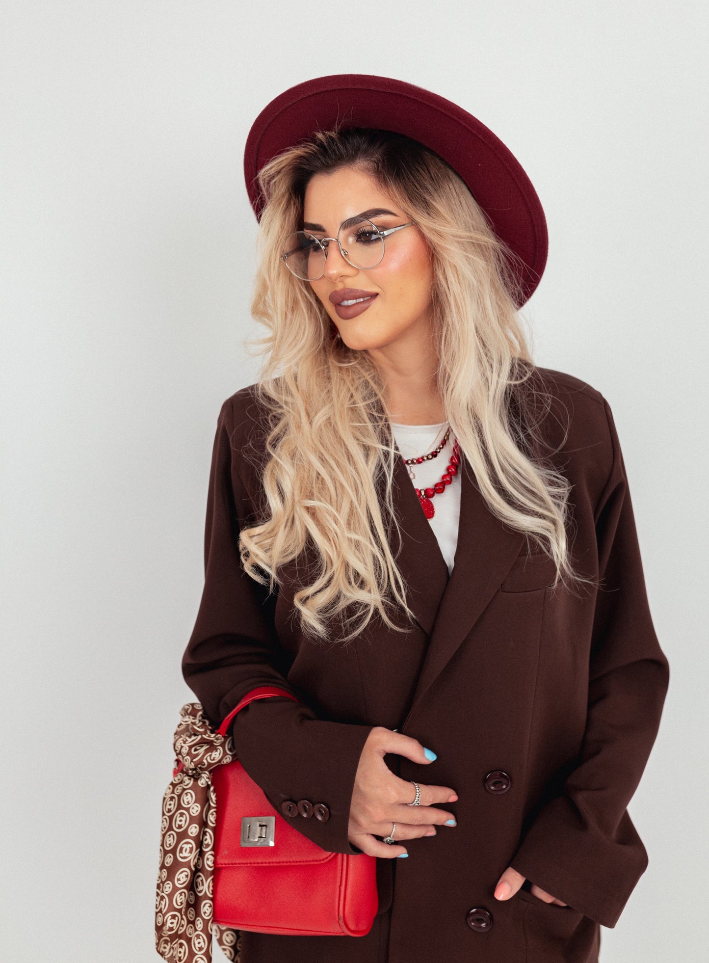 ☕ Mocha – Brown
