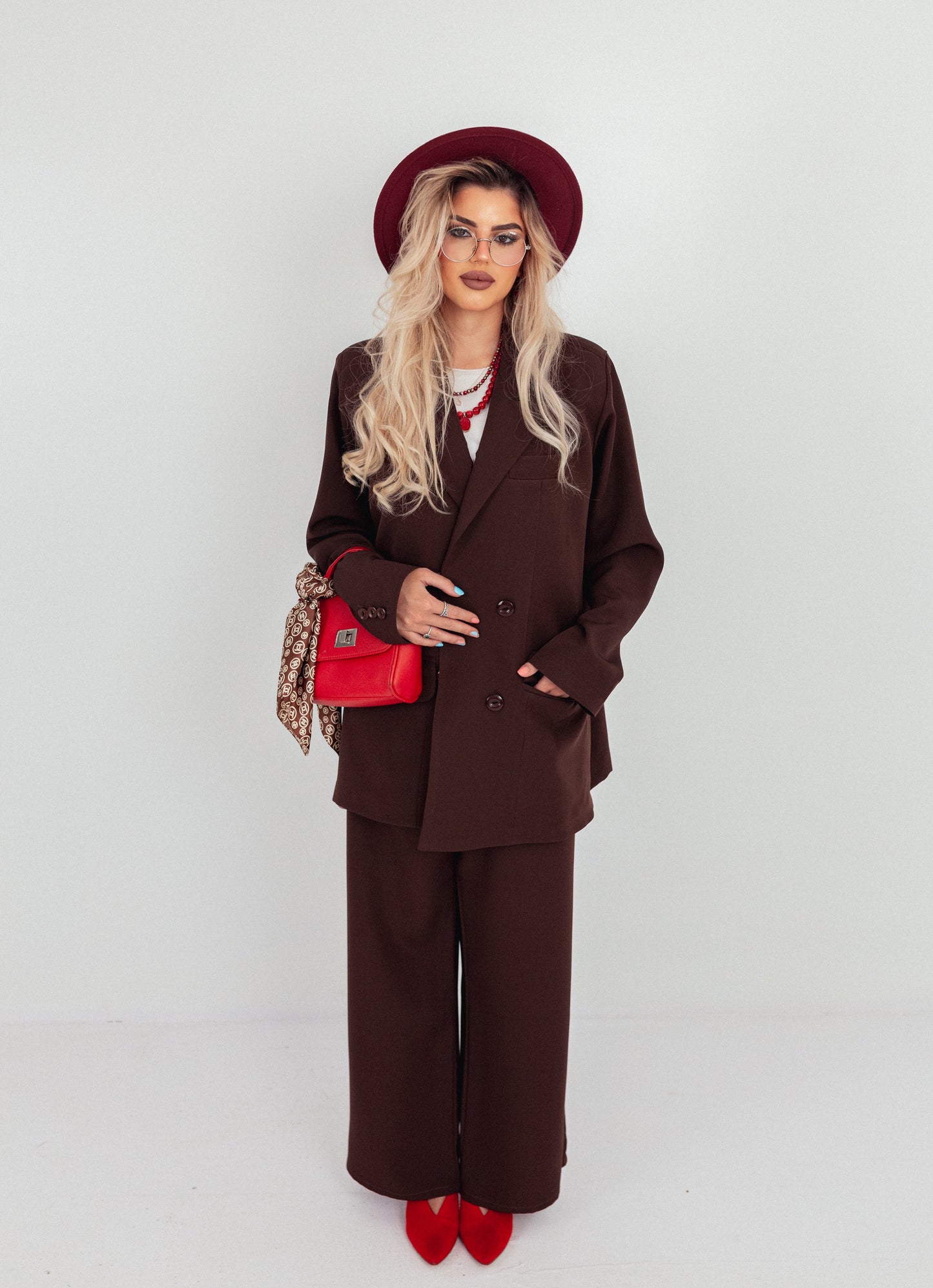 ☕ Mocha – Brown