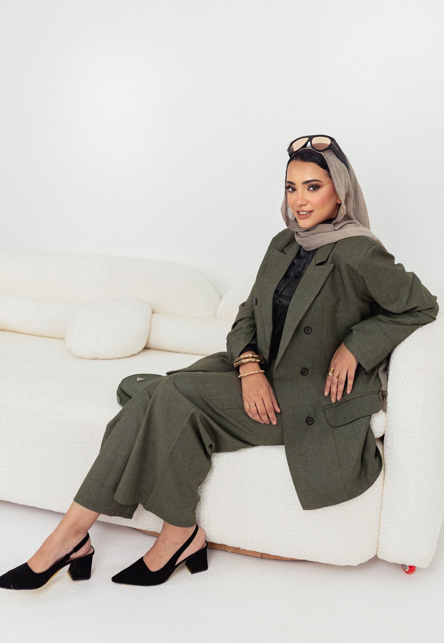🌿 Olivia – Olive Green