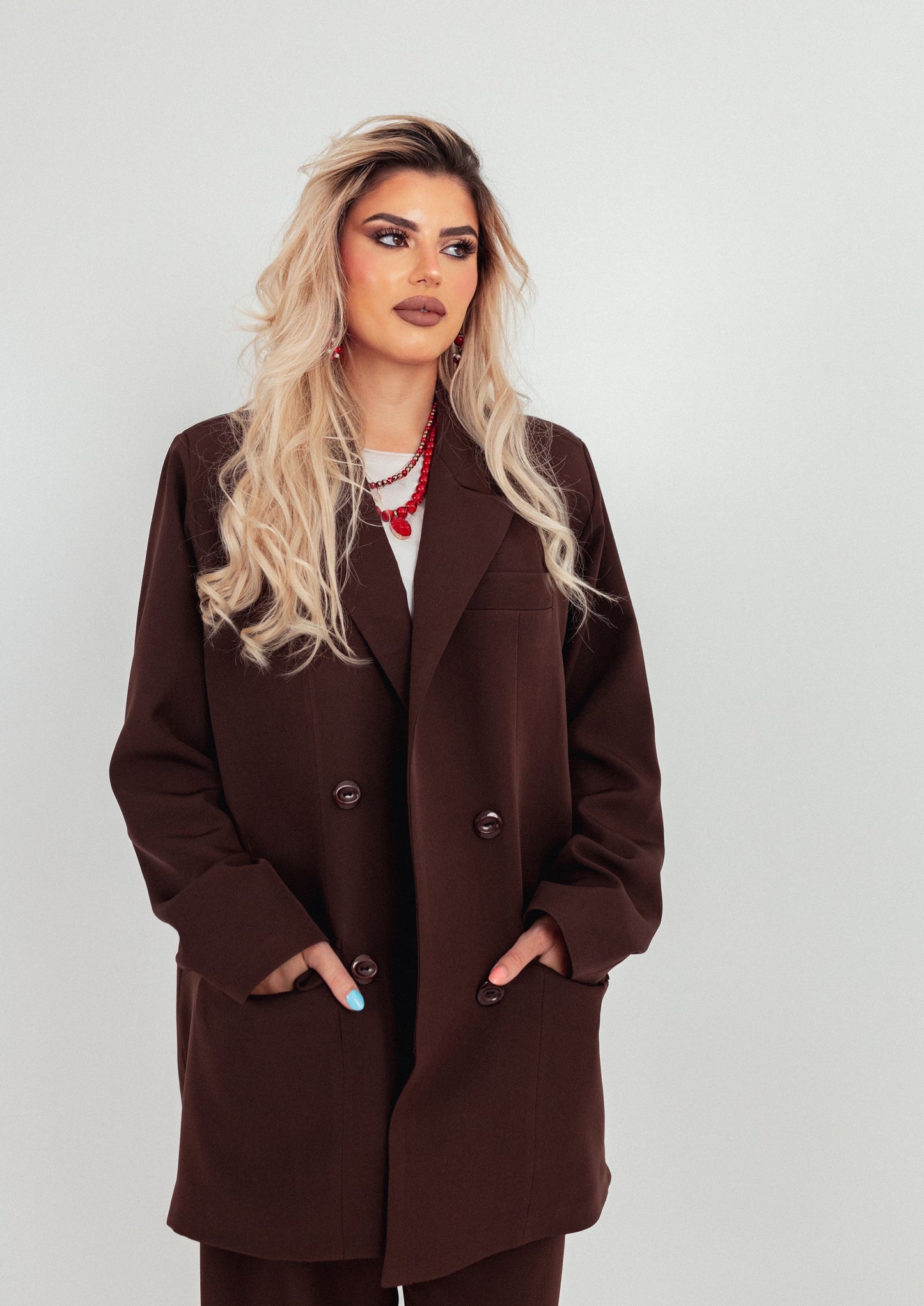 ☕ Mocha – Brown