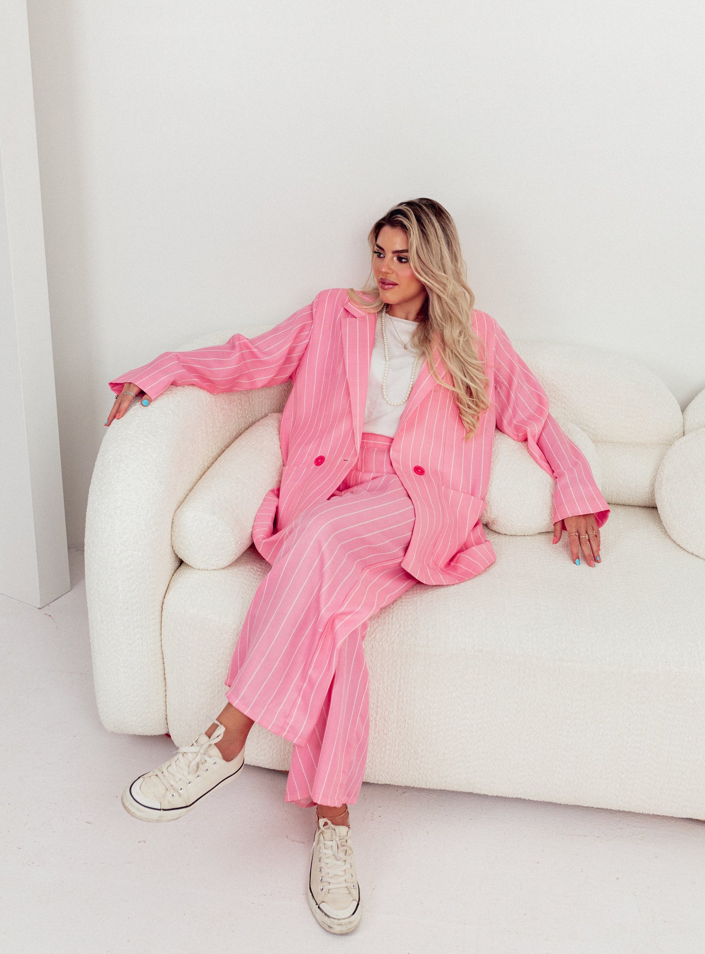 🩷 Barbie Boss – Pink × White