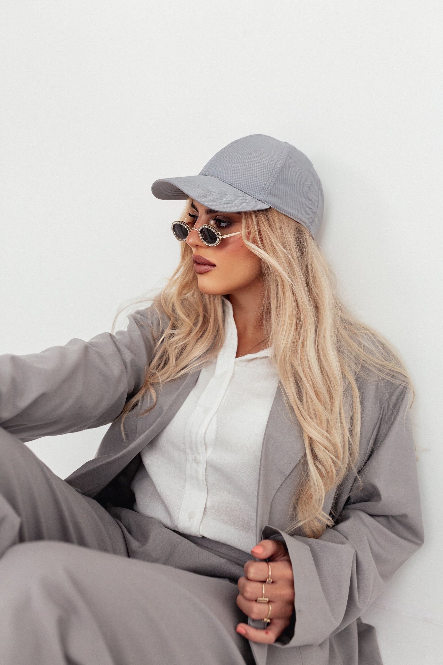 🌫️ Mist – Light Grey